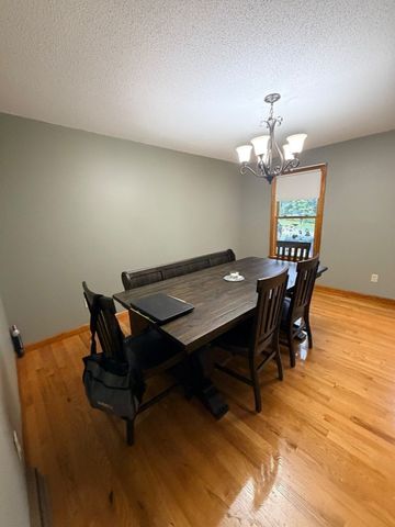 31 Old Farm Rd, Palmer, MA 01069