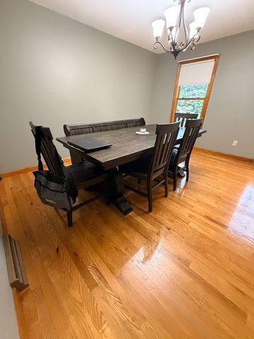 31 Old Farm Rd, Palmer, MA 01069