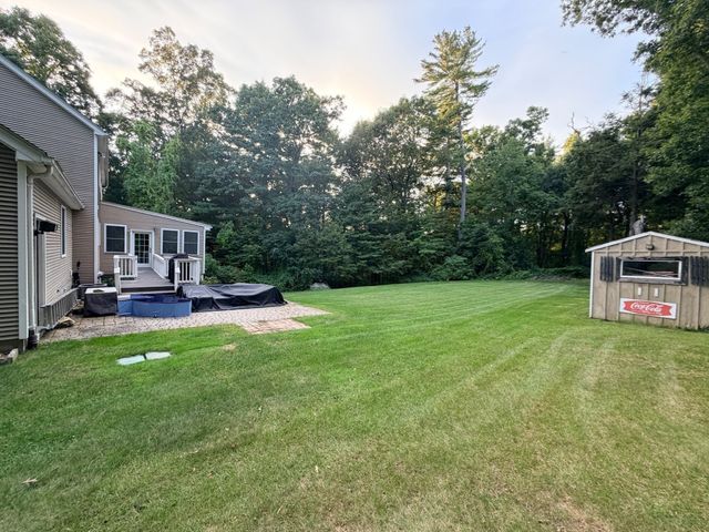 31 Old Farm Rd, Palmer, MA 01069