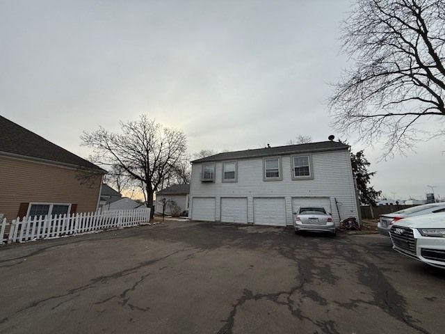 457 James Court B, Glendale Heights, IL 60139