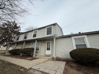 457 James Court B, Glendale Heights, IL 60139