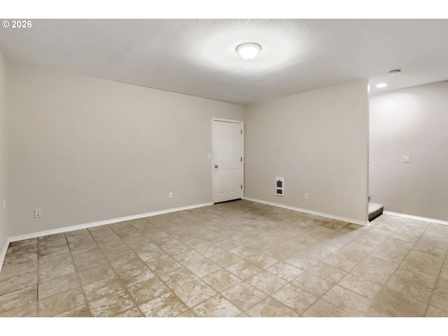 16161 Nw FESCUE Ct, Portland, OR 97229