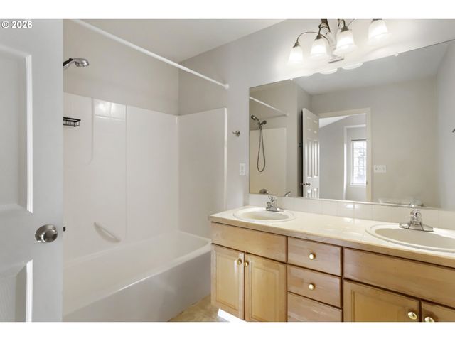 16161 Nw FESCUE Ct, Portland, OR 97229