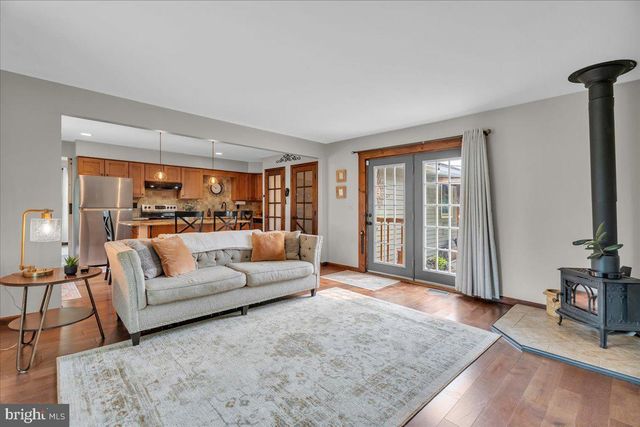 76 E TOMLIN STATION RD, Mickleton, NJ 08056