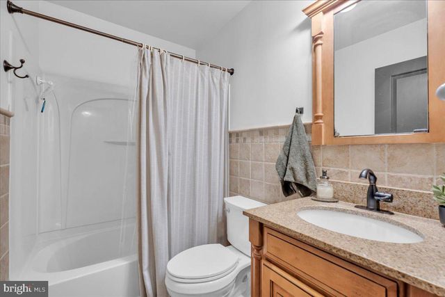 76 E TOMLIN STATION RD, Mickleton, NJ 08056