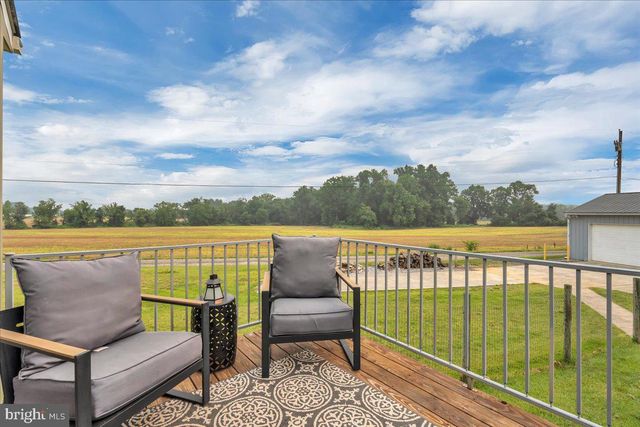 76 E TOMLIN STATION RD, Mickleton, NJ 08056