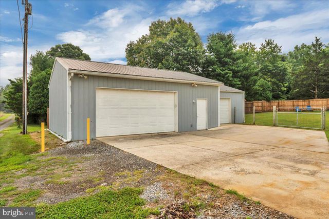 76 E TOMLIN STATION RD, Mickleton, NJ 08056