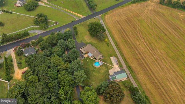76 E TOMLIN STATION RD, Mickleton, NJ 08056