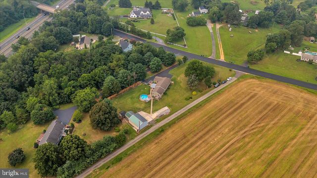 76 E TOMLIN STATION RD, Mickleton, NJ 08056