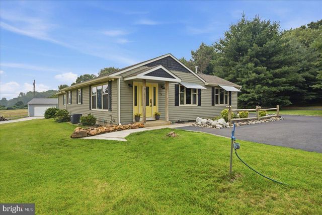 76 E TOMLIN STATION RD, Mickleton, NJ 08056