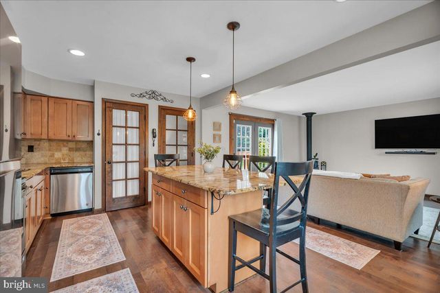 76 E TOMLIN STATION RD, Mickleton, NJ 08056