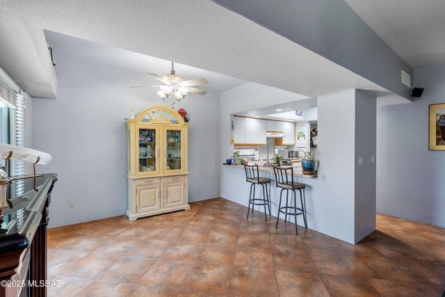 2162 E Barrett Lane, Tucson, AZ 85719