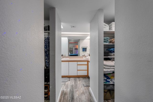 2162 E Barrett Lane, Tucson, AZ 85719