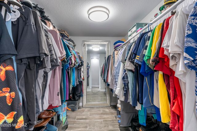 2162 E Barrett Lane, Tucson, AZ 85719