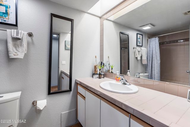 2162 E Barrett Lane, Tucson, AZ 85719