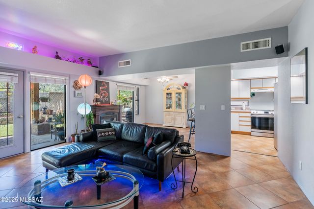 2162 E Barrett Lane, Tucson, AZ 85719