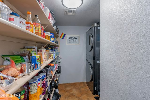 2162 E Barrett Lane, Tucson, AZ 85719