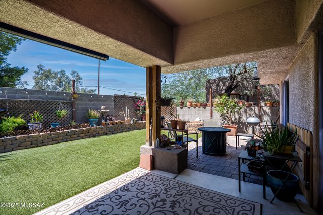 2162 E Barrett Lane, Tucson, AZ 85719