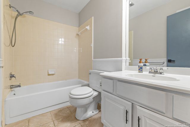 133 Bolerio, Universal City, TX 78148