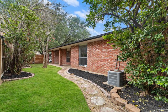 133 Bolerio, Universal City, TX 78148