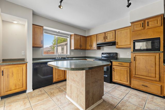 133 Bolerio, Universal City, TX 78148