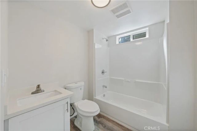 324 W 51st St, Los Angeles, CA 90037