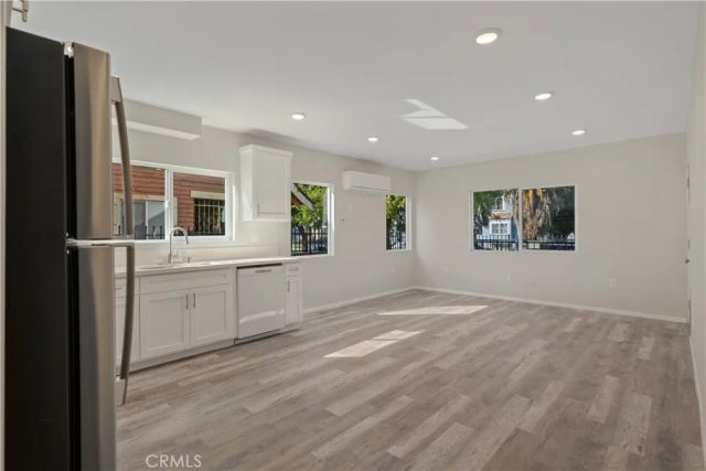 324 W 51st St, Los Angeles, CA 90037