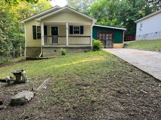 890 Locust Dr, Clarksville, TN 37040