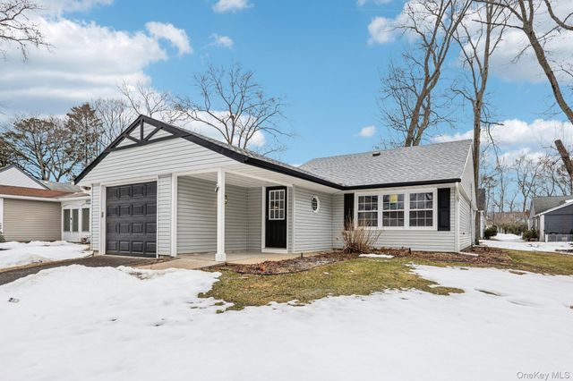 151 Laurance Lane, Ridge, NY 11961