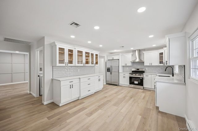 151 Laurance Lane, Ridge, NY 11961