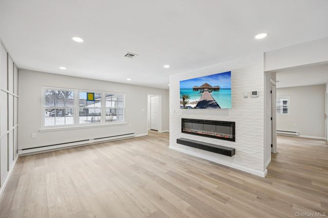 151 Laurance Lane, Ridge, NY 11961