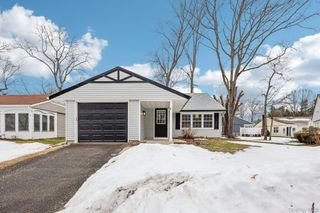 151 Laurance Lane, Ridge, NY 11961
