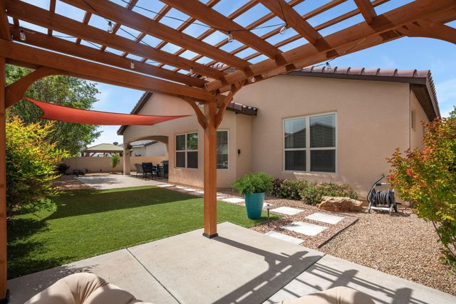 6036 N Sandia Court NE, Rio Rancho, NM 87144