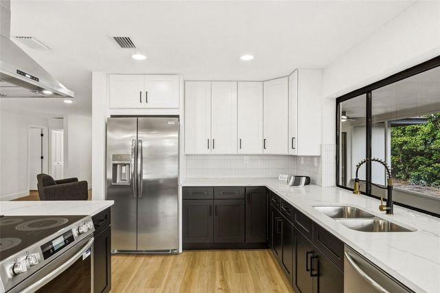 1434 HAGEN AVENUE, Dunedin, FL 34698