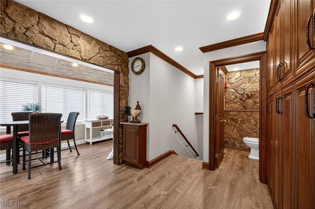 13817 Lakewood Heights Boulevard, Lakewood, OH 44107