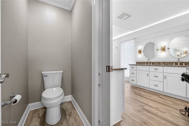 13817 Lakewood Heights Boulevard, Lakewood, OH 44107