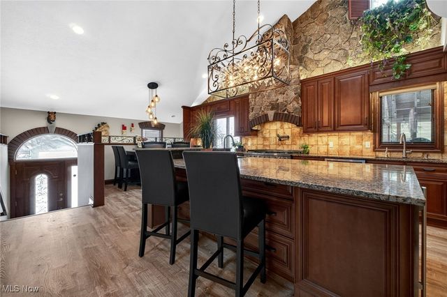 13817 Lakewood Heights Boulevard, Lakewood, OH 44107