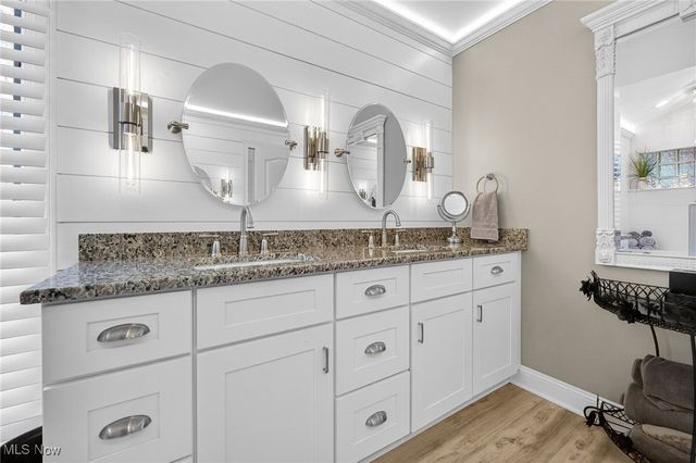 13817 Lakewood Heights Boulevard, Lakewood, OH 44107