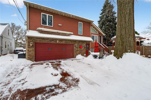 13817 Lakewood Heights Boulevard, Lakewood, OH 44107