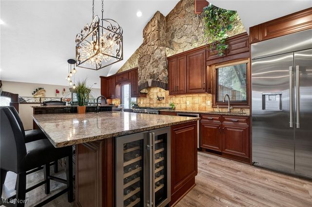 13817 Lakewood Heights Boulevard, Lakewood, OH 44107