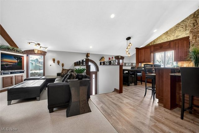 13817 Lakewood Heights Boulevard, Lakewood, OH 44107