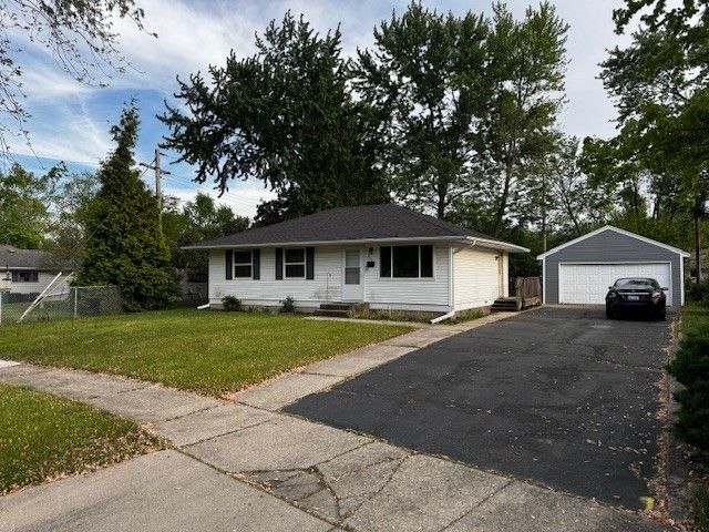 805 Hollyberry Drive, Joliet, IL 60435