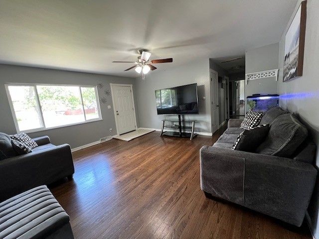 805 Hollyberry Drive, Joliet, IL 60435