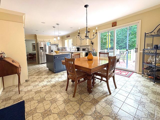 24 Ryan Drive, West Hurley, NY 12491