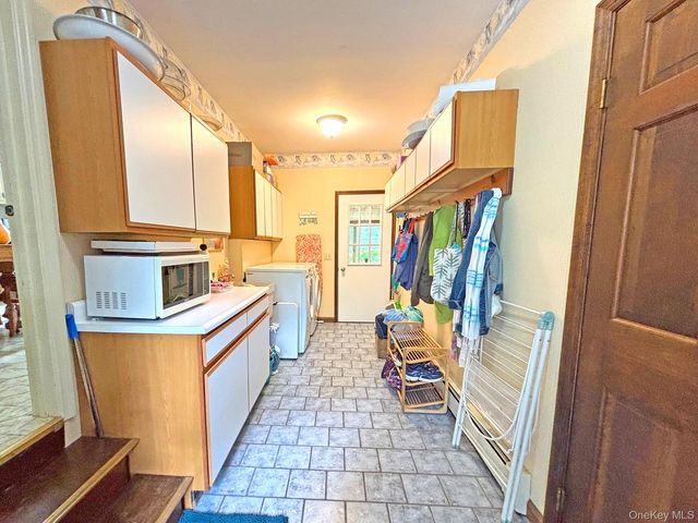 24 Ryan Drive, West Hurley, NY 12491
