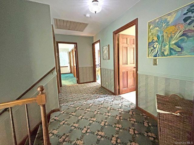 24 Ryan Drive, West Hurley, NY 12491