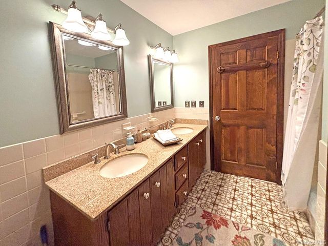 24 Ryan Drive, West Hurley, NY 12491