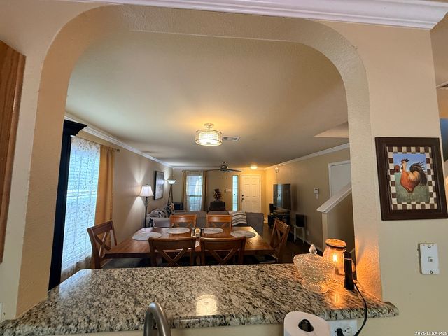 10526 Springwood Sq, Universal City, TX 78148
