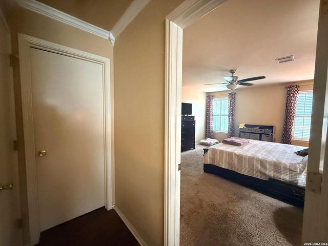 10526 Springwood Sq, Universal City, TX 78148