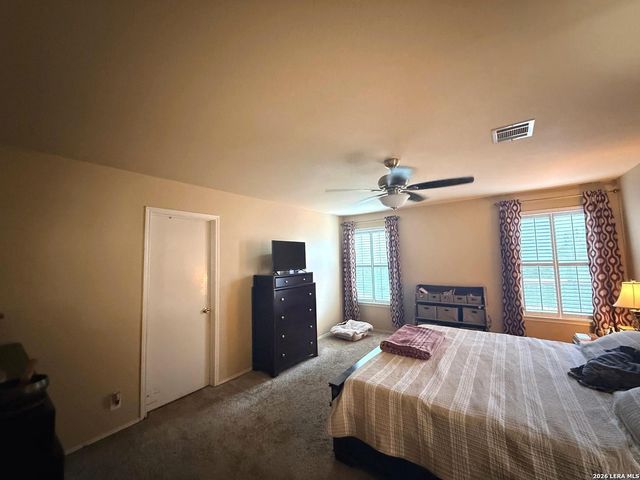 10526 Springwood Sq, Universal City, TX 78148